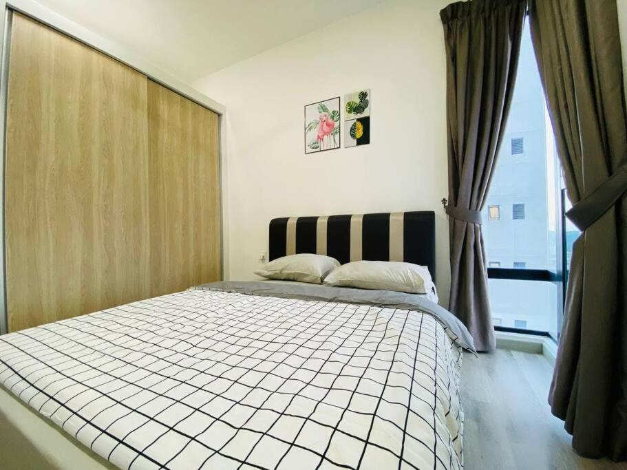 Southkey/midvalley Apartment *